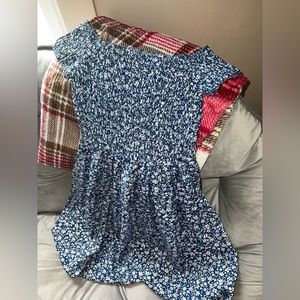 Off the shoulder blue floral dres